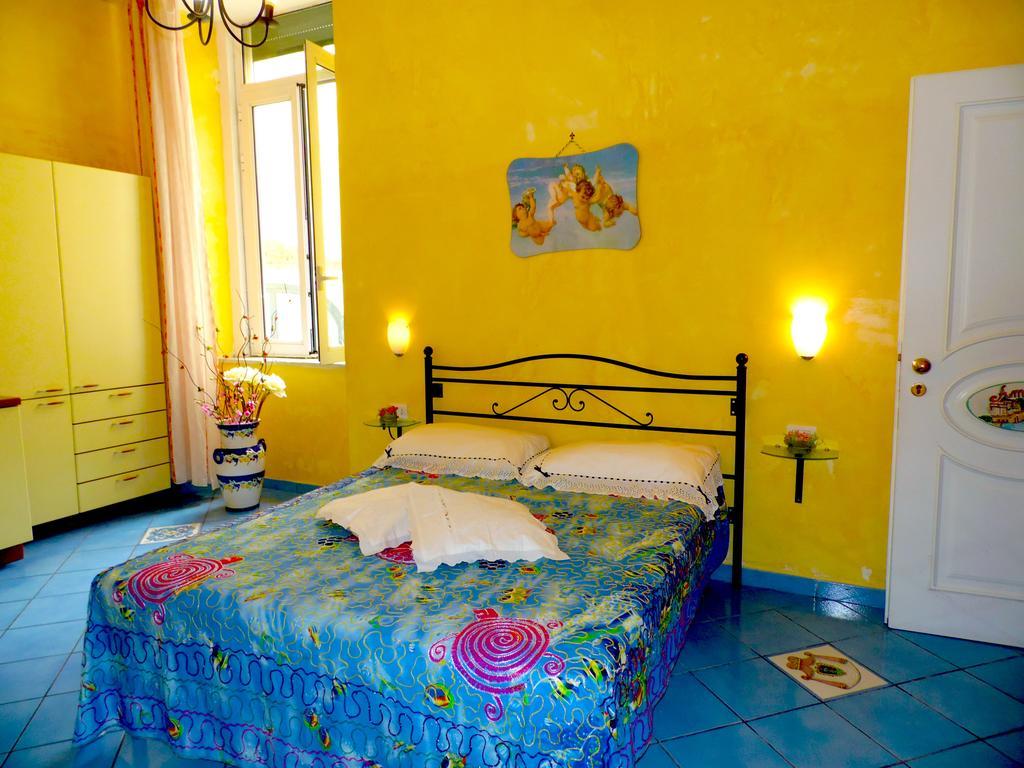 Bed and Breakfast Dimora Carlo III Виетри Номер фото