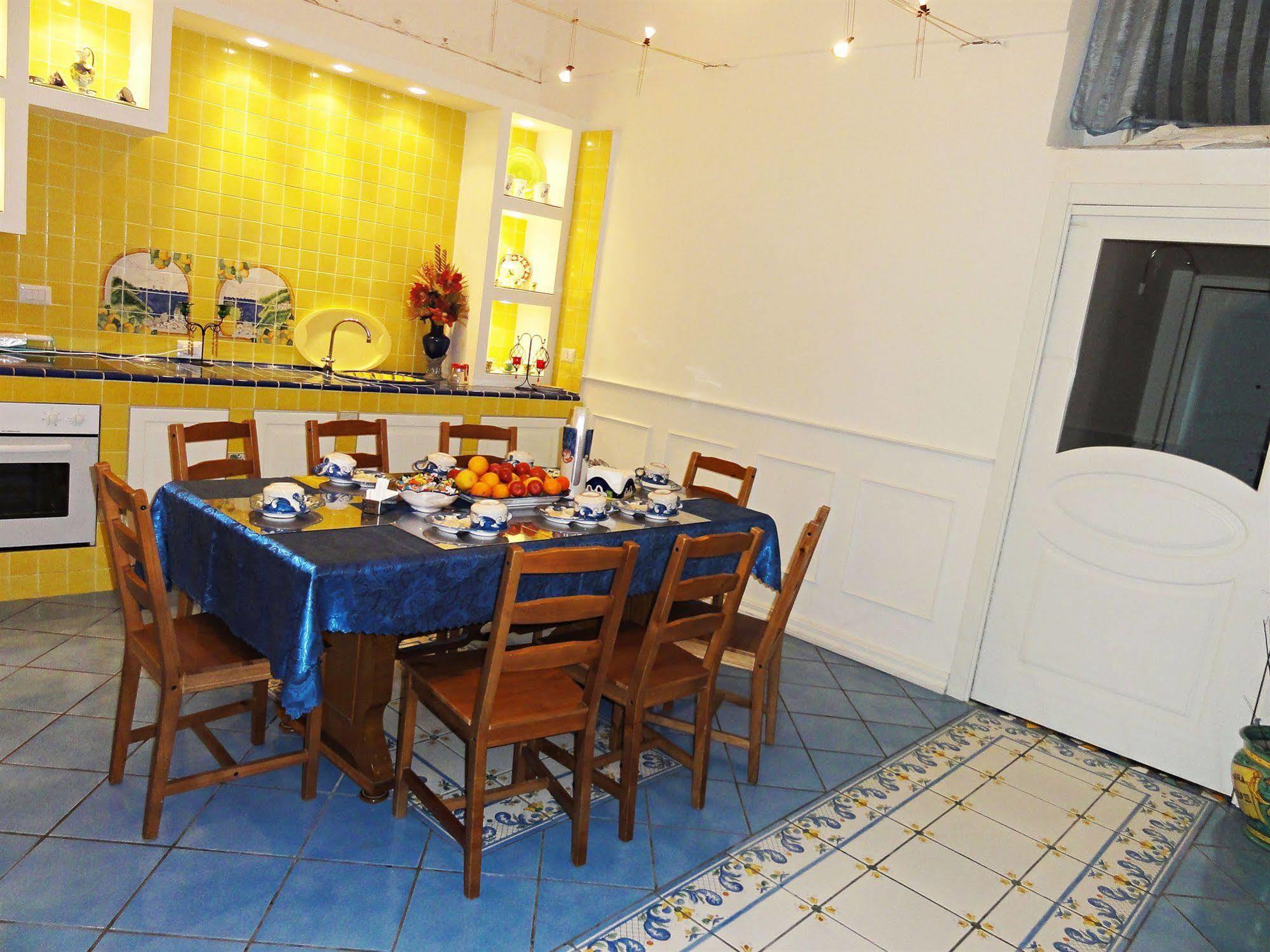 Bed and Breakfast Dimora Carlo III Виетри Экстерьер фото