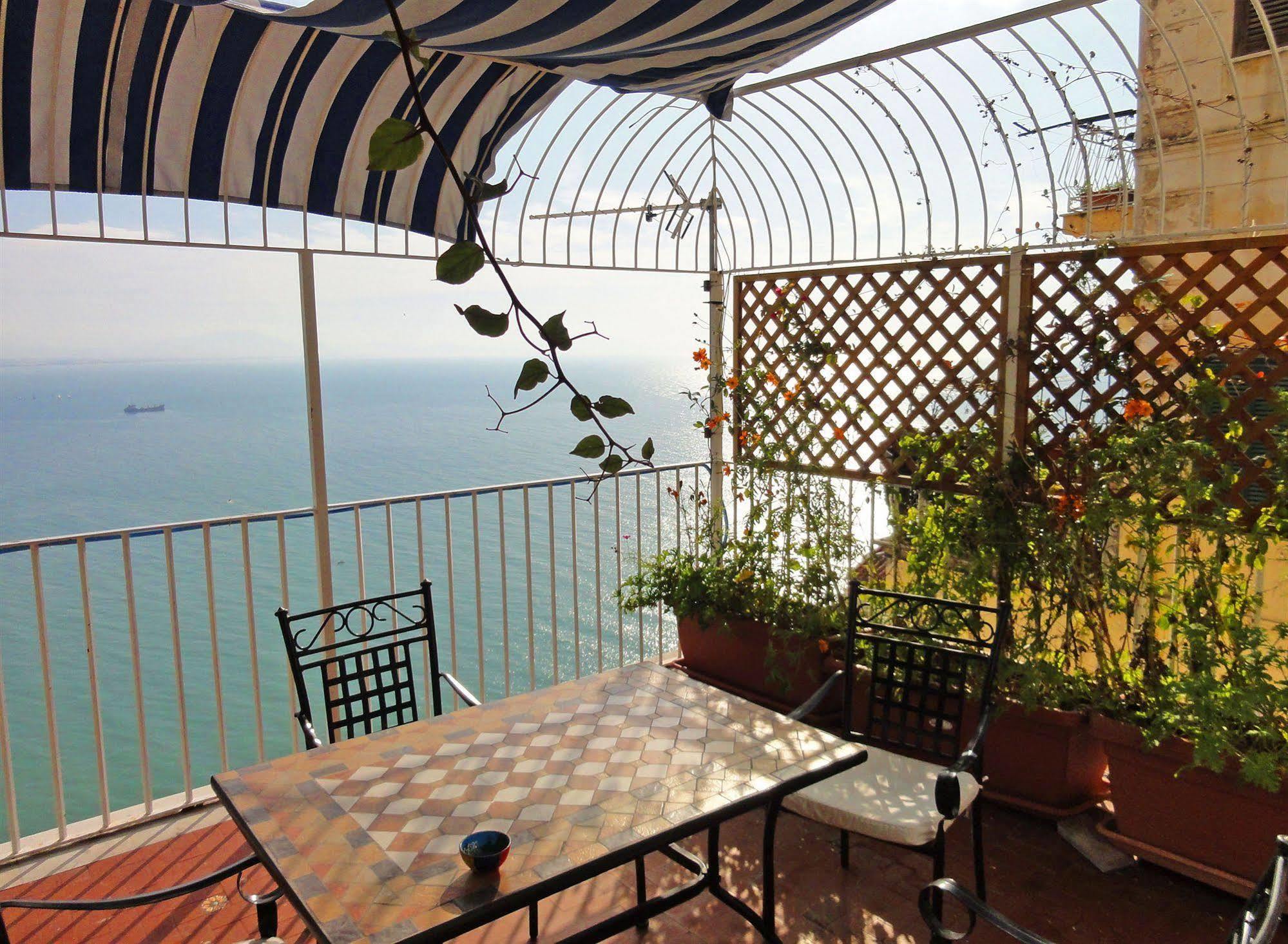 Bed and Breakfast Dimora Carlo III Виетри Экстерьер фото